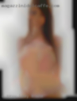 A sexy lady for a MFM to play with or couple.